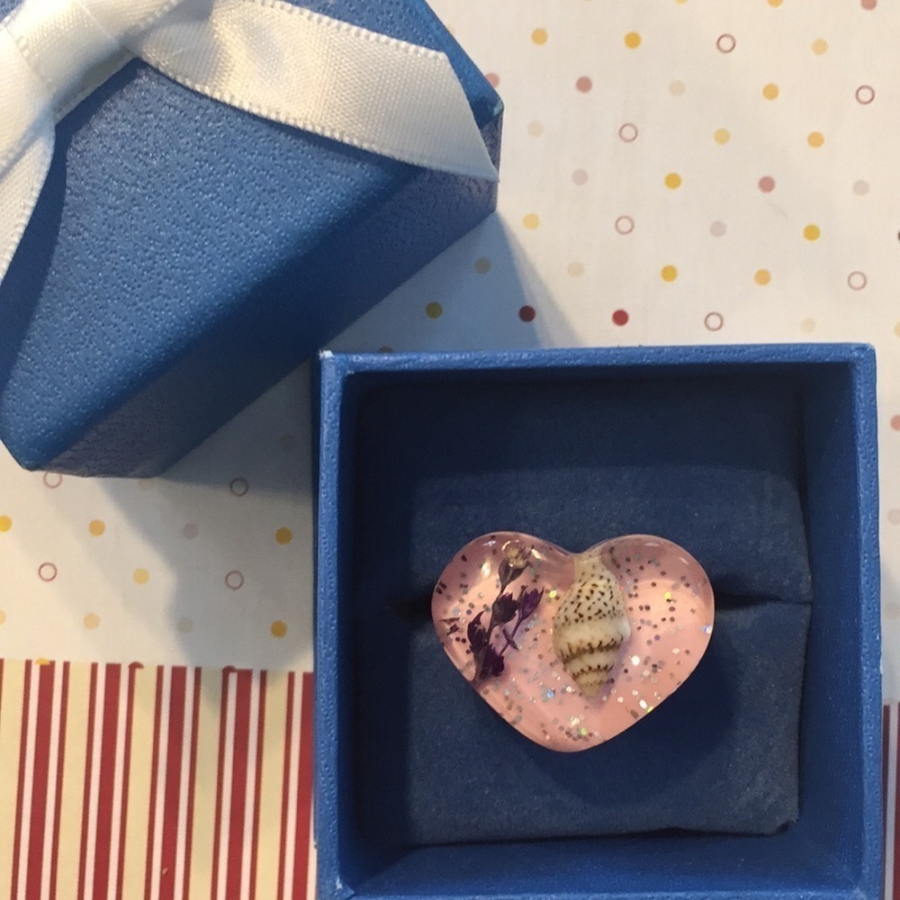 Pink Heart Shell Statement Ring - image 2